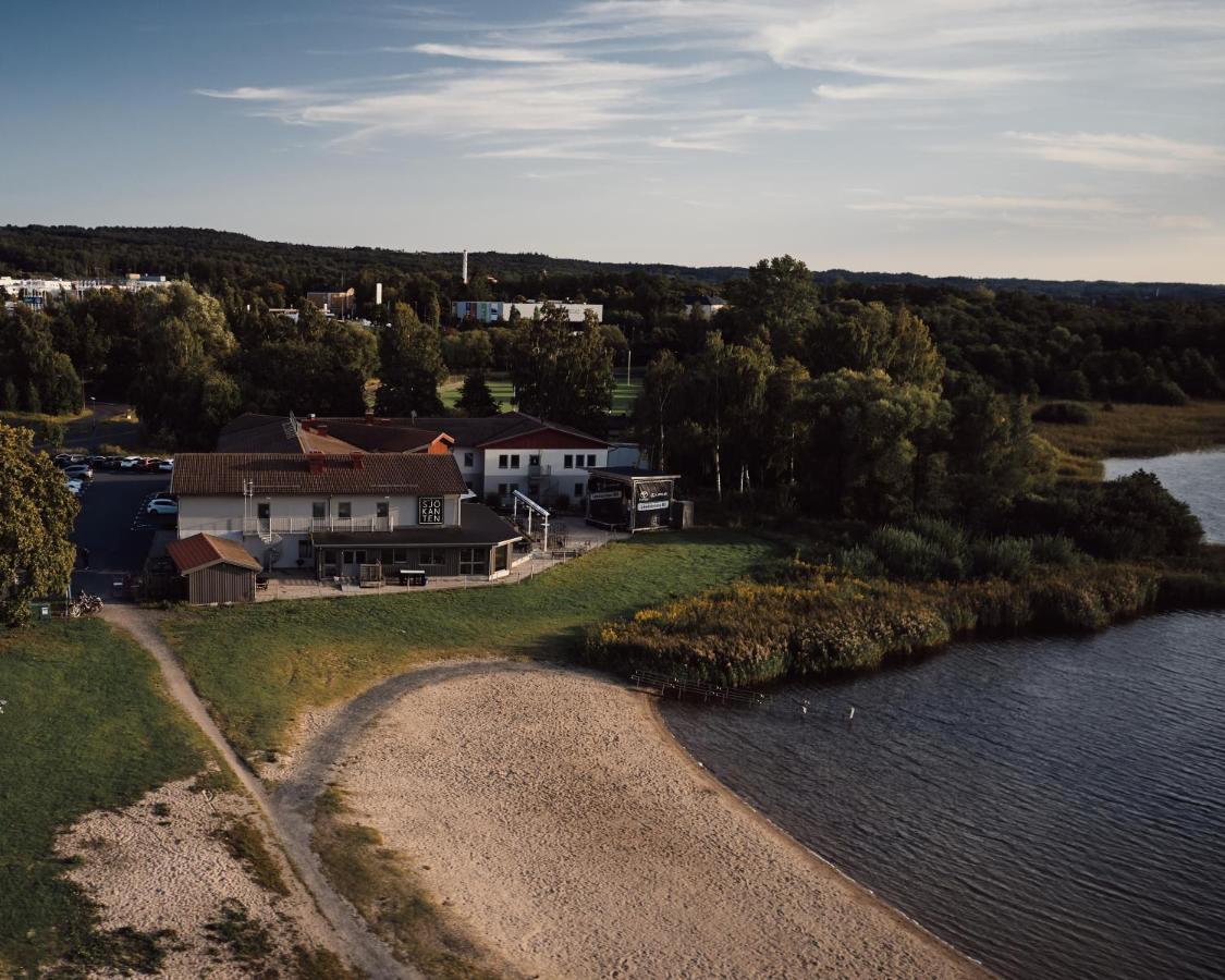 Hasse Pa Sjoekanten Hotell & Restaurang Jönköping Exterior foto